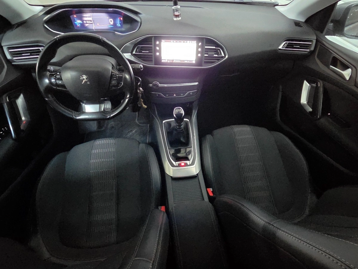Peugeot 308 - photo 11