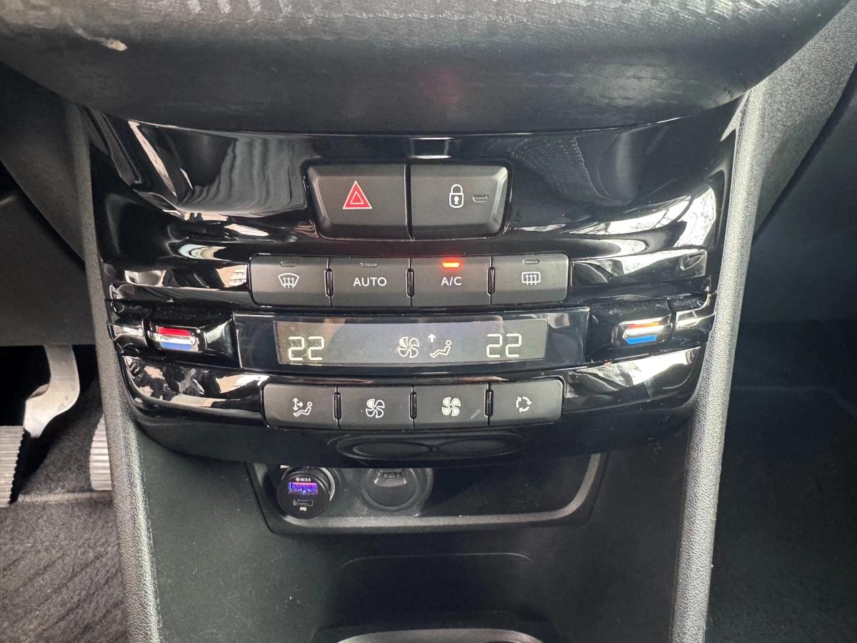 Peugeot 2008 GENERATION-I 1.2 PURETECH 110 ALLURE START-STOP