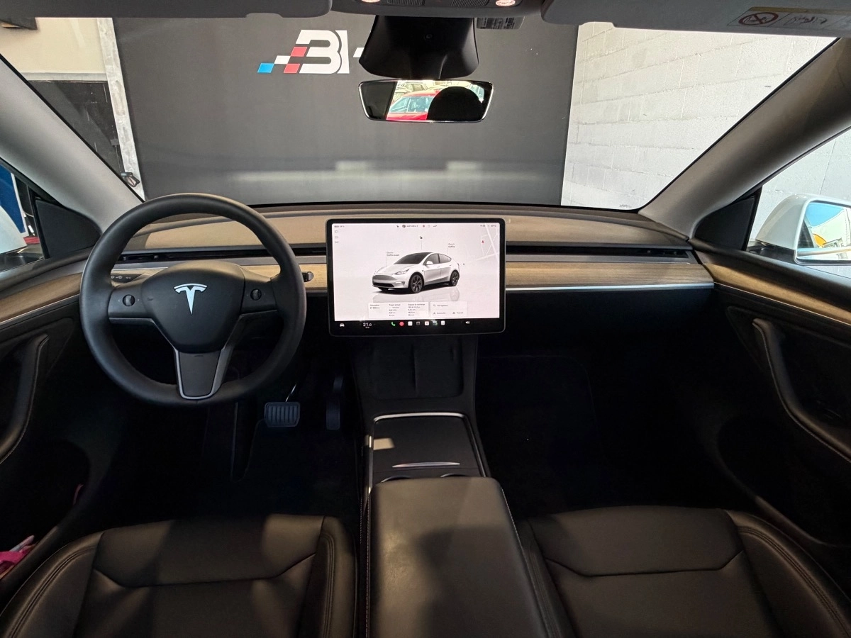 Tesla Model-y - photo 12