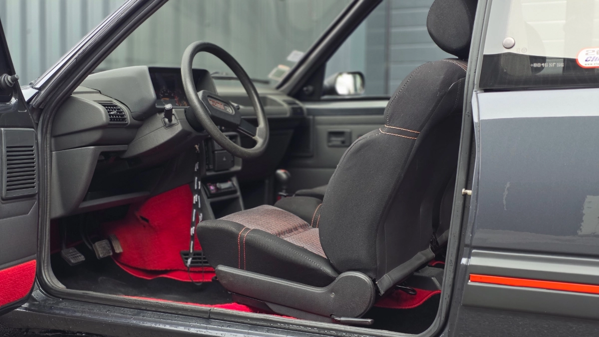 Peugeot 205 - photo 9