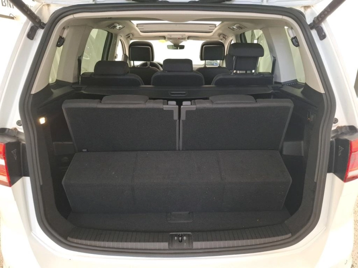 Volkswagen Touran - photo 10