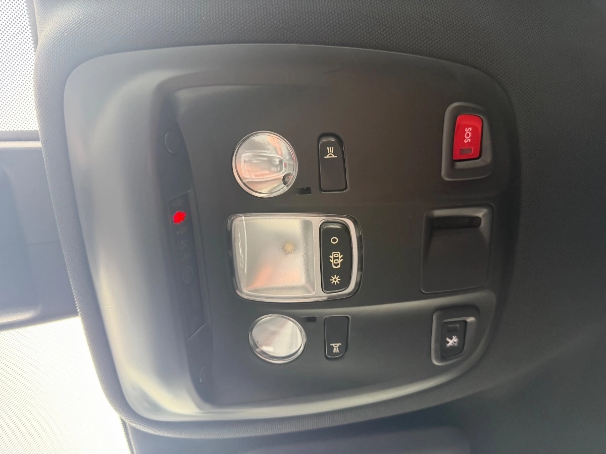 Peugeot 308 - photo 34
