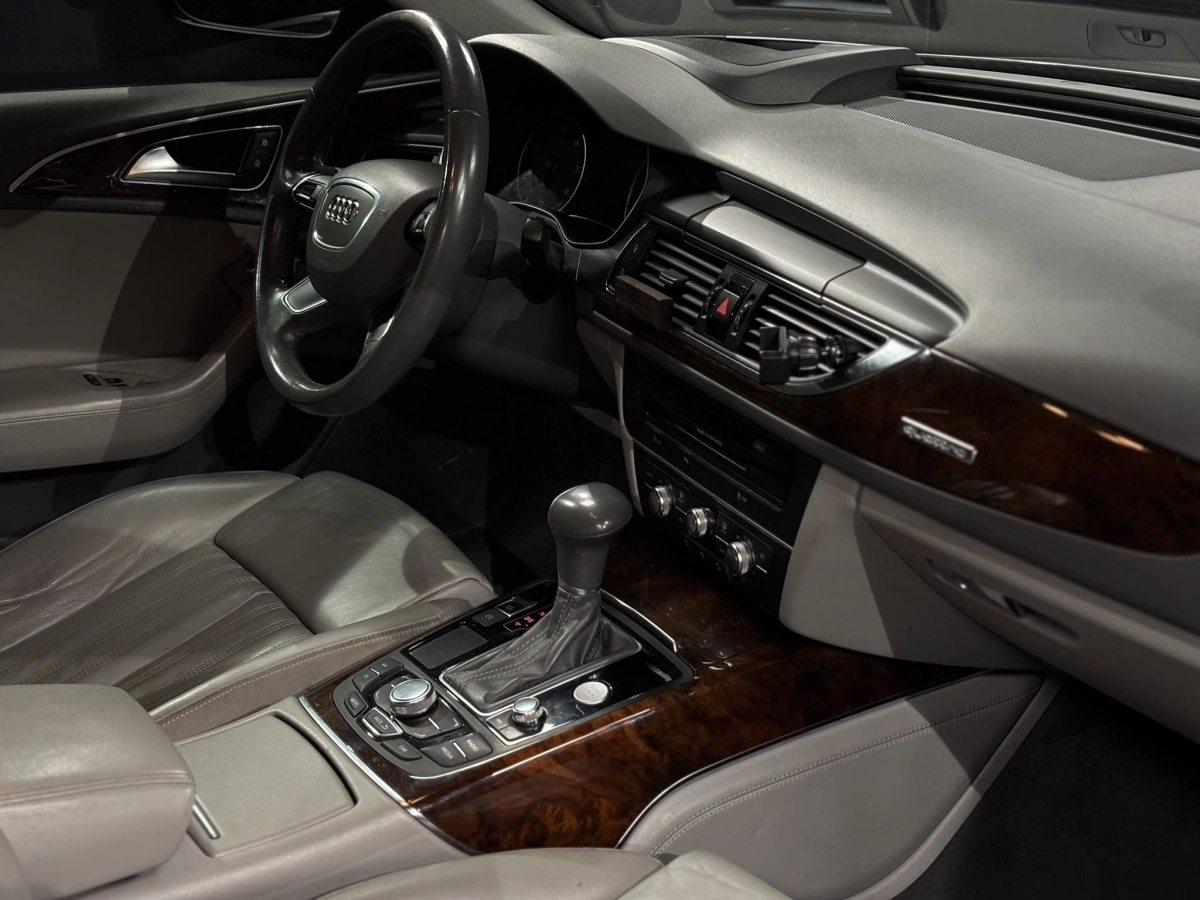 Audi A6 - photo 12