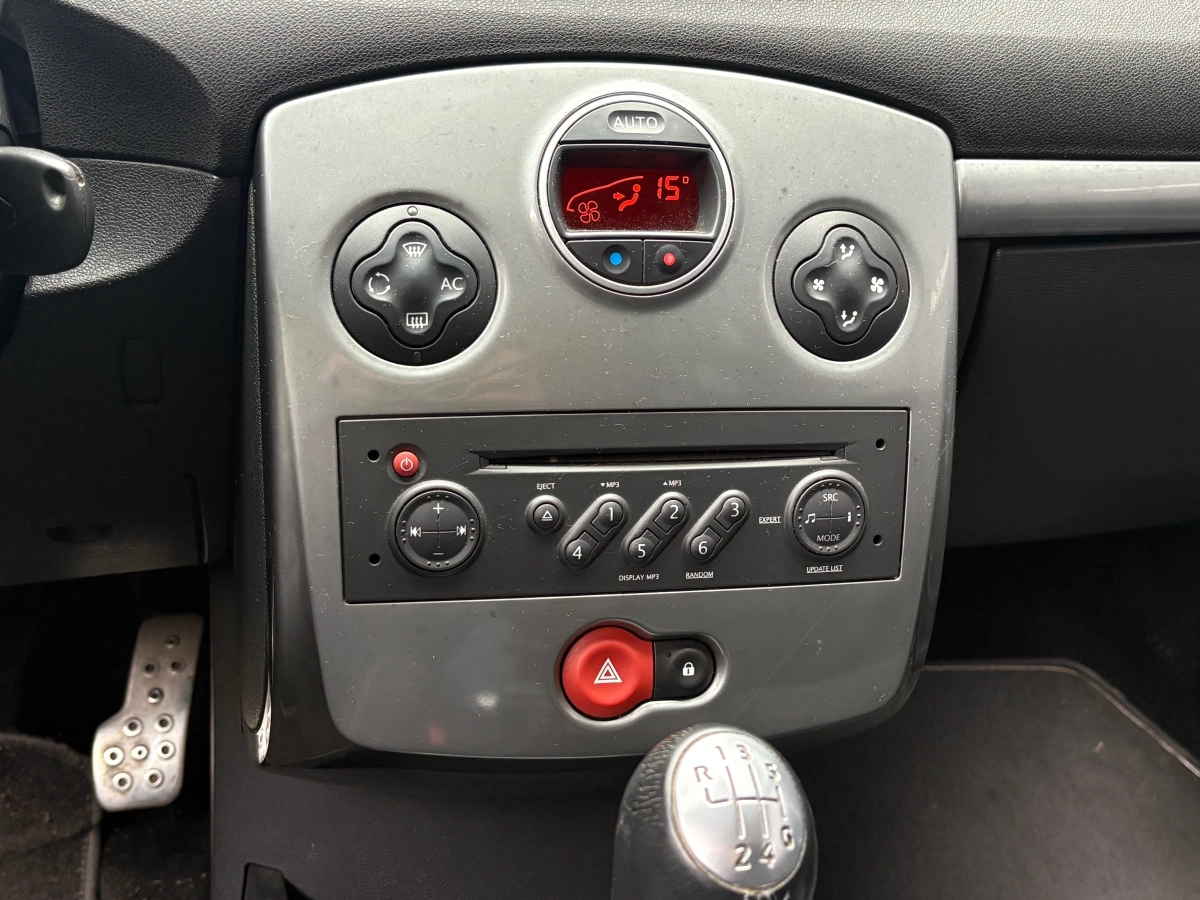 Renault Clio - photo 17