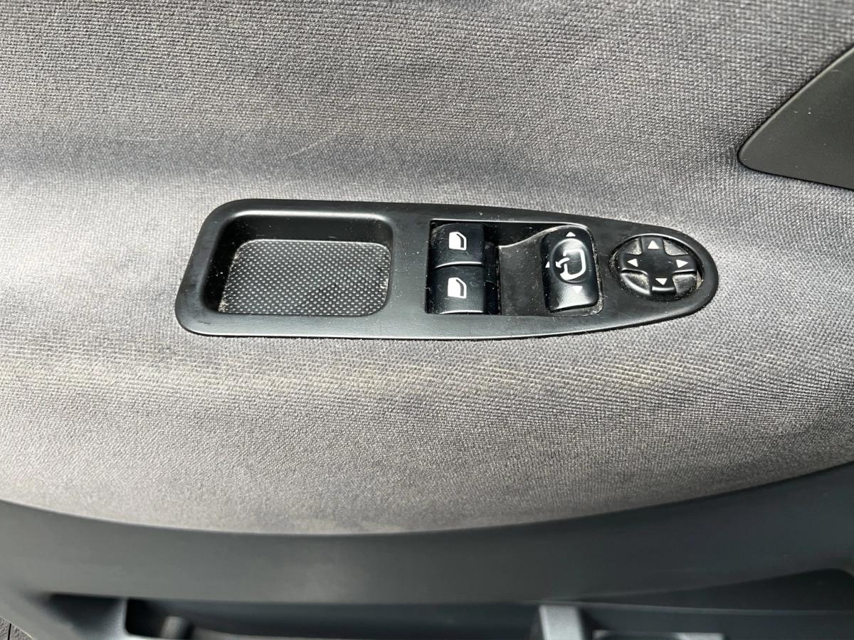 Peugeot Expert Tepee 2.0 HDI 130 L1 ALLURE 8 places