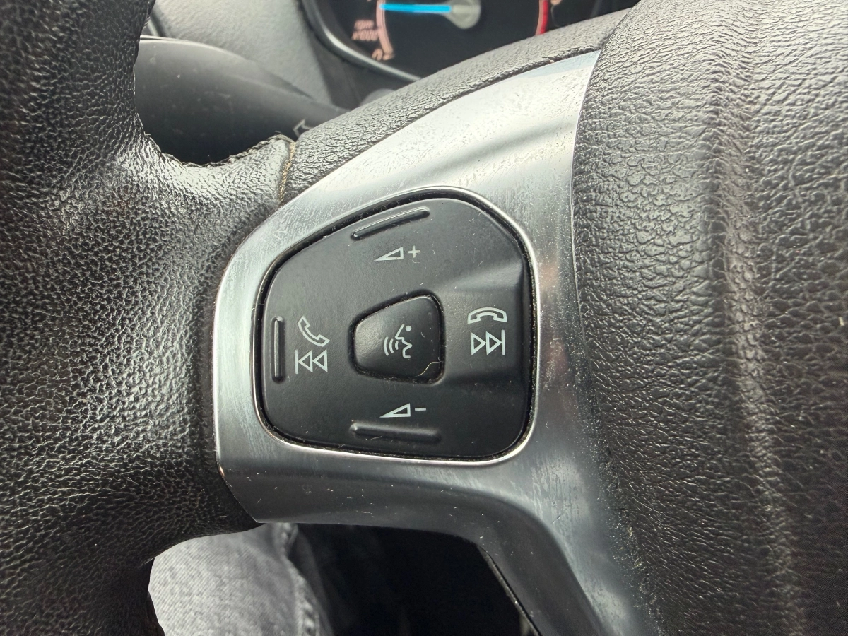 Ford Tourneo Courier - photo 11