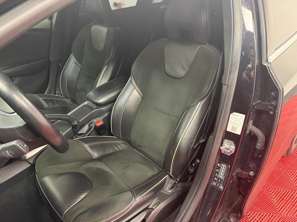 Aperçu indisponible de Volvo V40