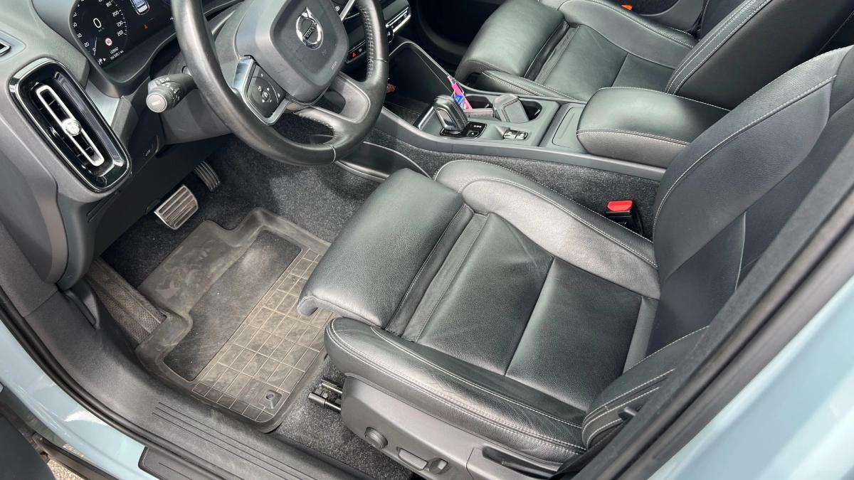 Volvo Xc40 2.0 D4 190 MOMENTUM AWD GEARTRONIC BVA
