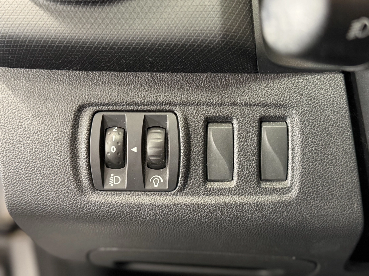 Renault Clio - photo 16