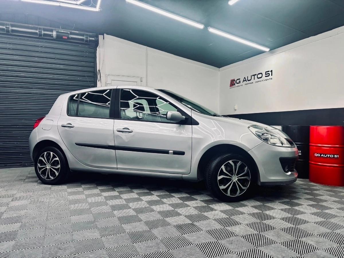 RENAULT Clio