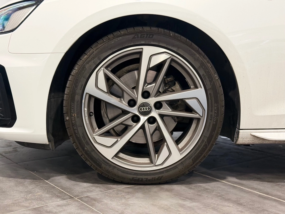 Audi A4 - photo 29
