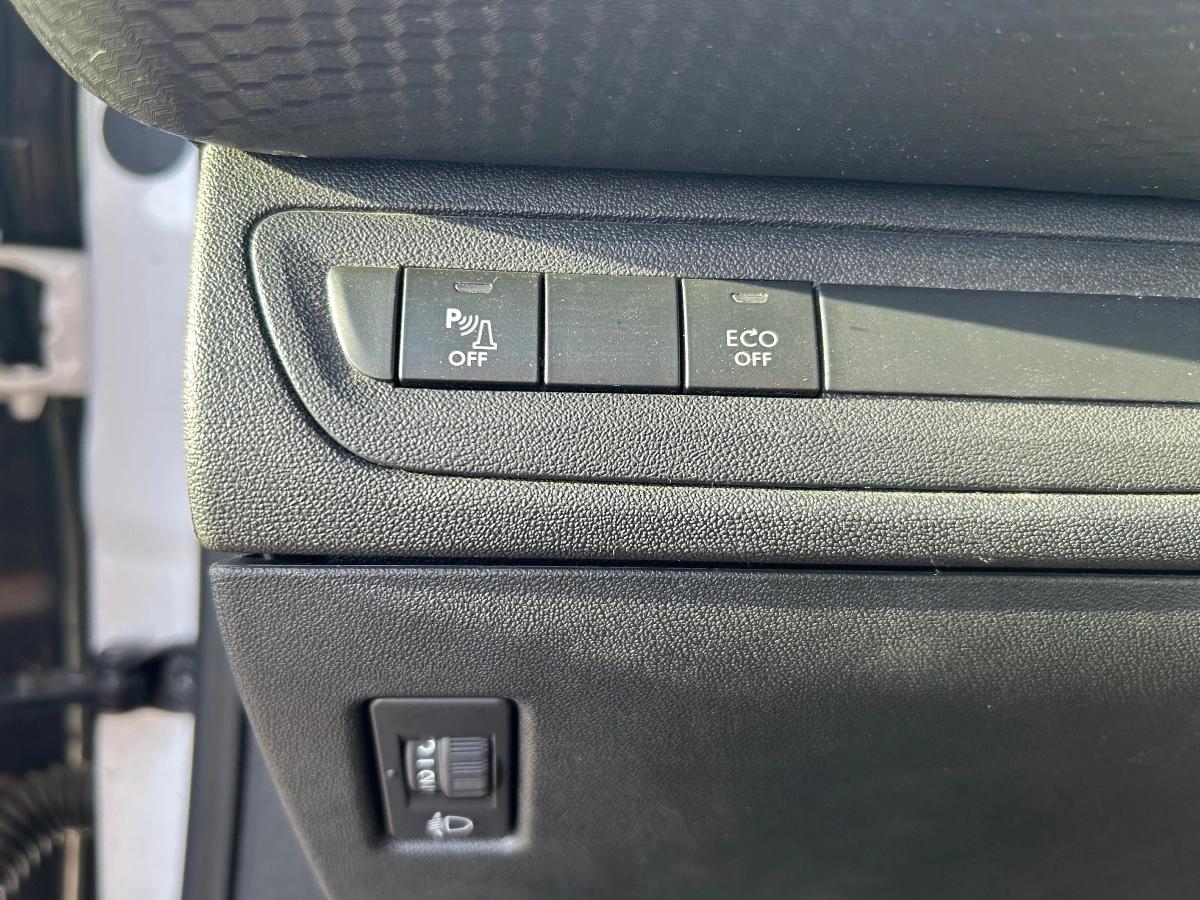 Peugeot 2008 GENERATION-I 1.6 BLUEHDI 120 CROSSWAY