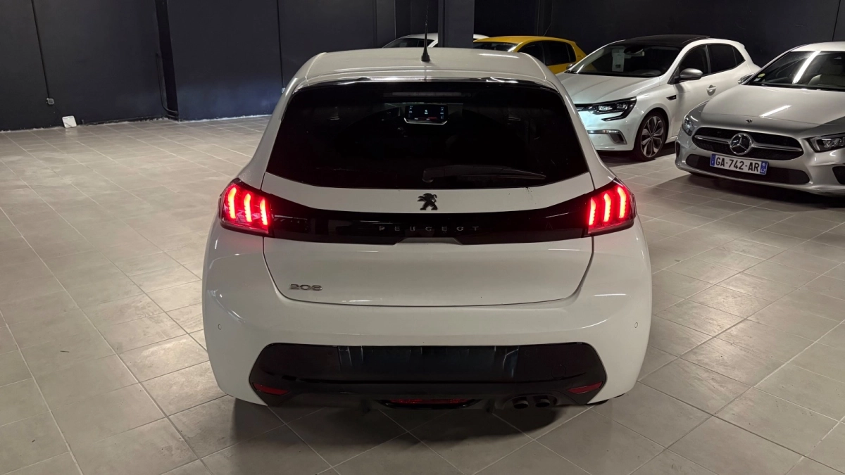 Peugeot 208 - photo 4