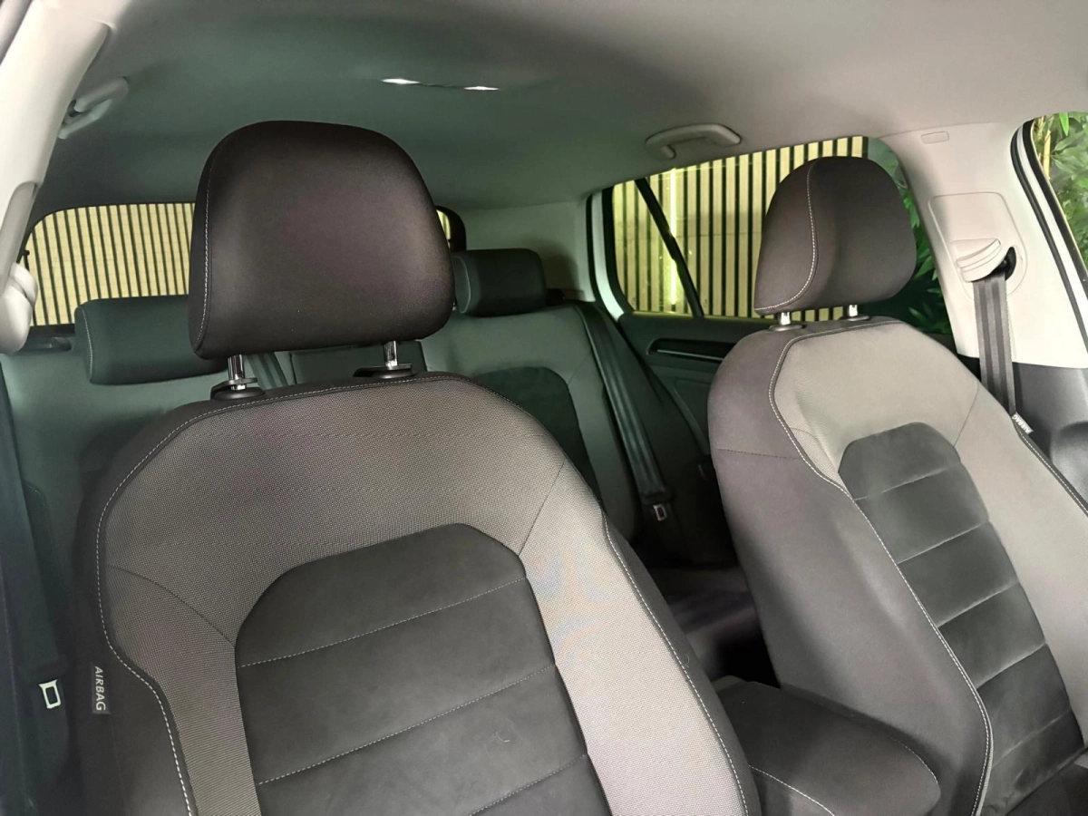 Volkswagen Golf - photo 14