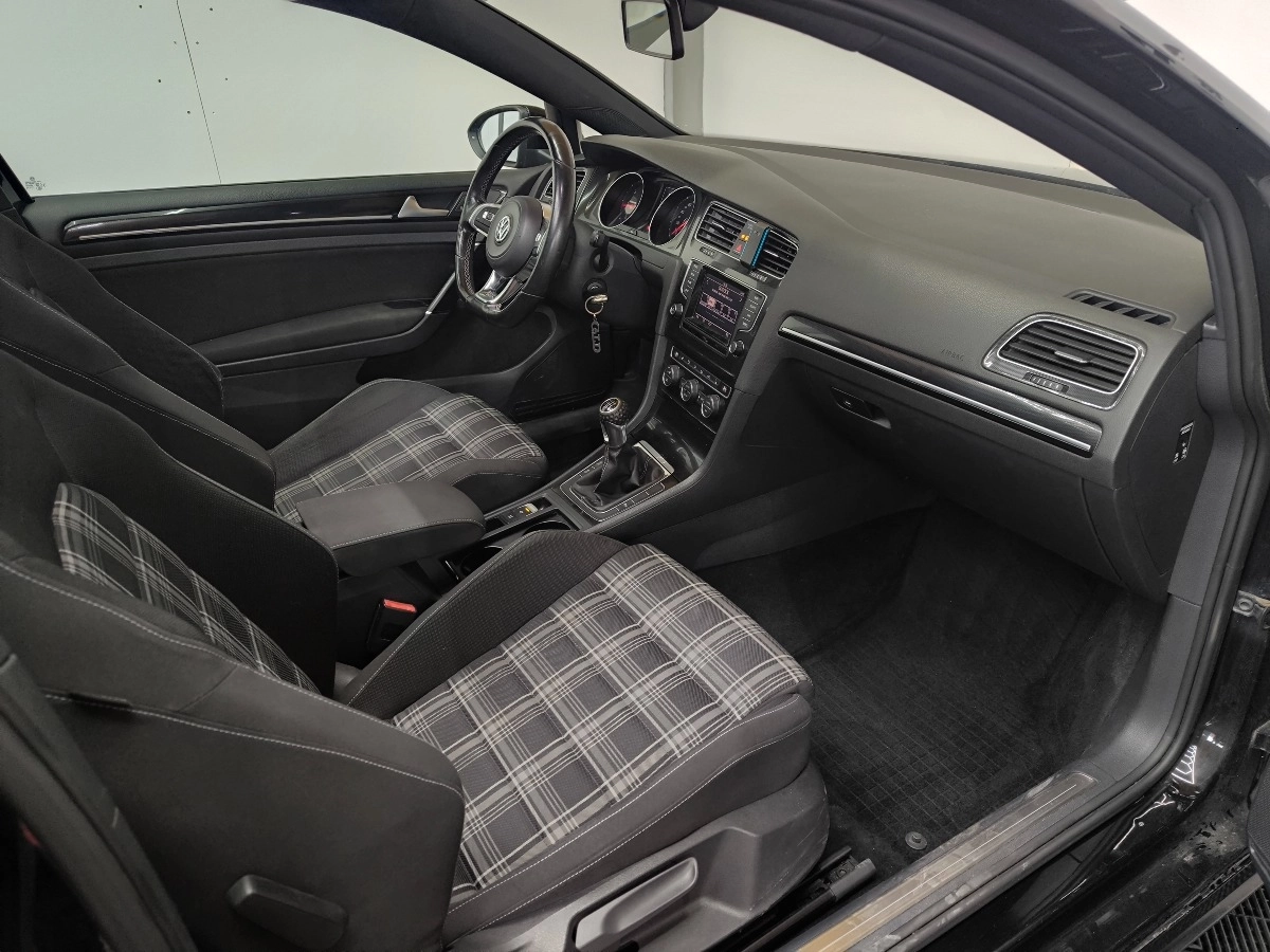 Volkswagen Golf - photo 15