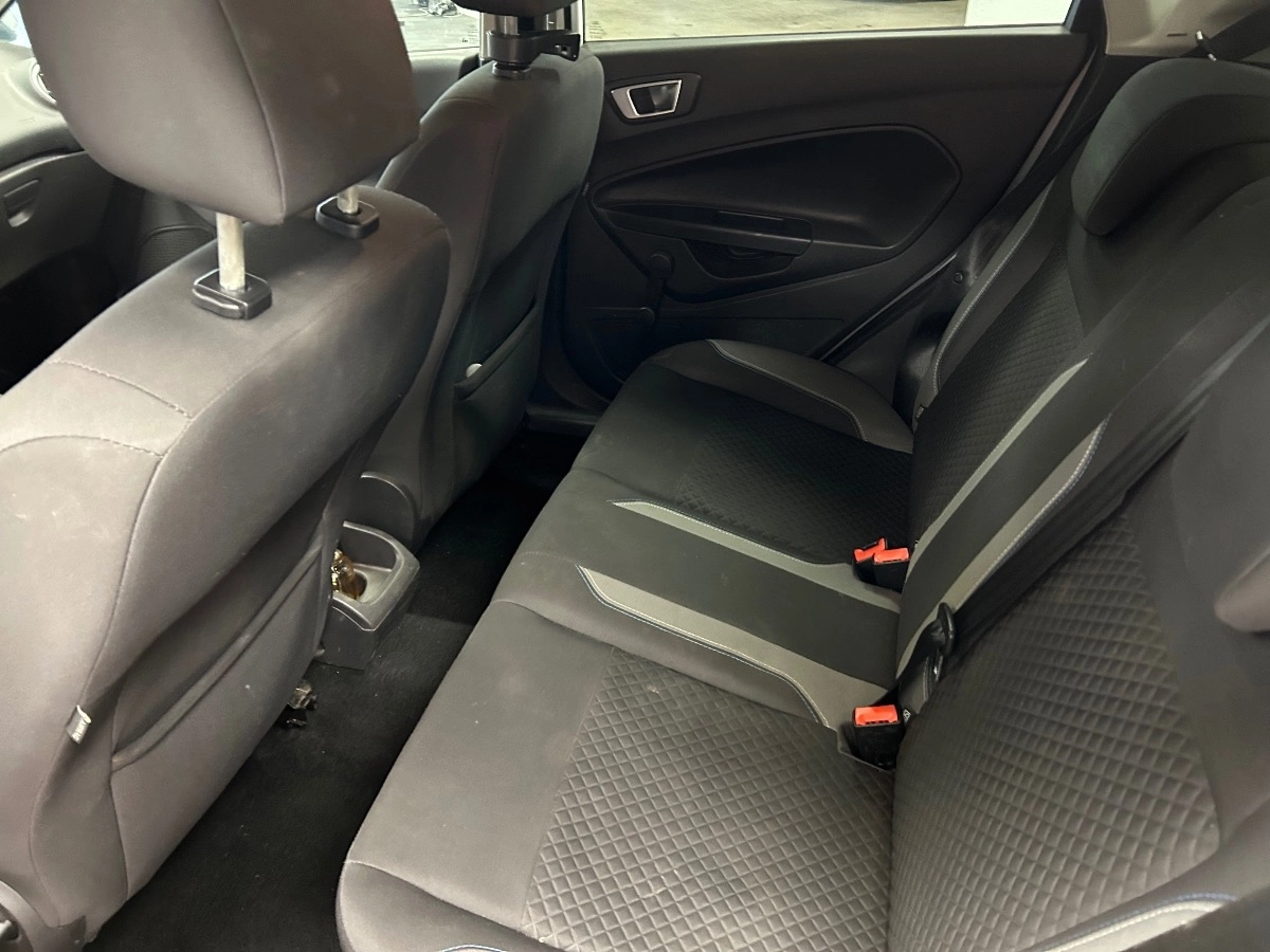 Ford Fiesta - photo 17
