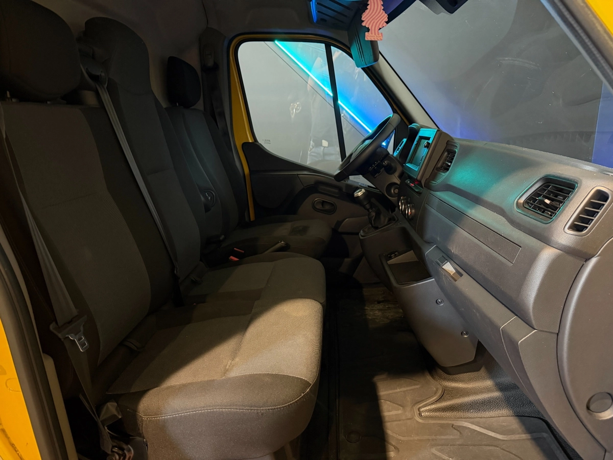 Renault Master Vu - photo 12