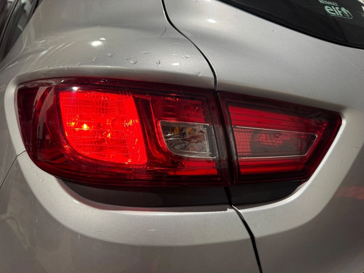 Renault Clio - photo 18