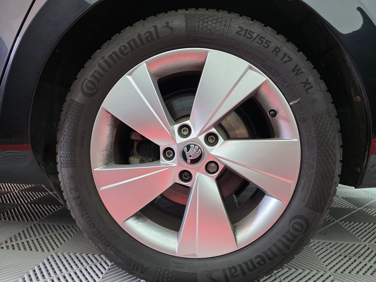 Skoda Superb - photo 26