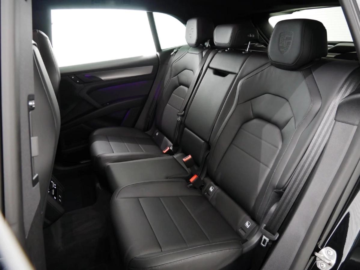 Porsche Cayenne Electrique 442ch 633km WLTP Toit Ouvrant/Attelage/Sport Sound/21“/Sièges 14/Volant Surfaces et Siège