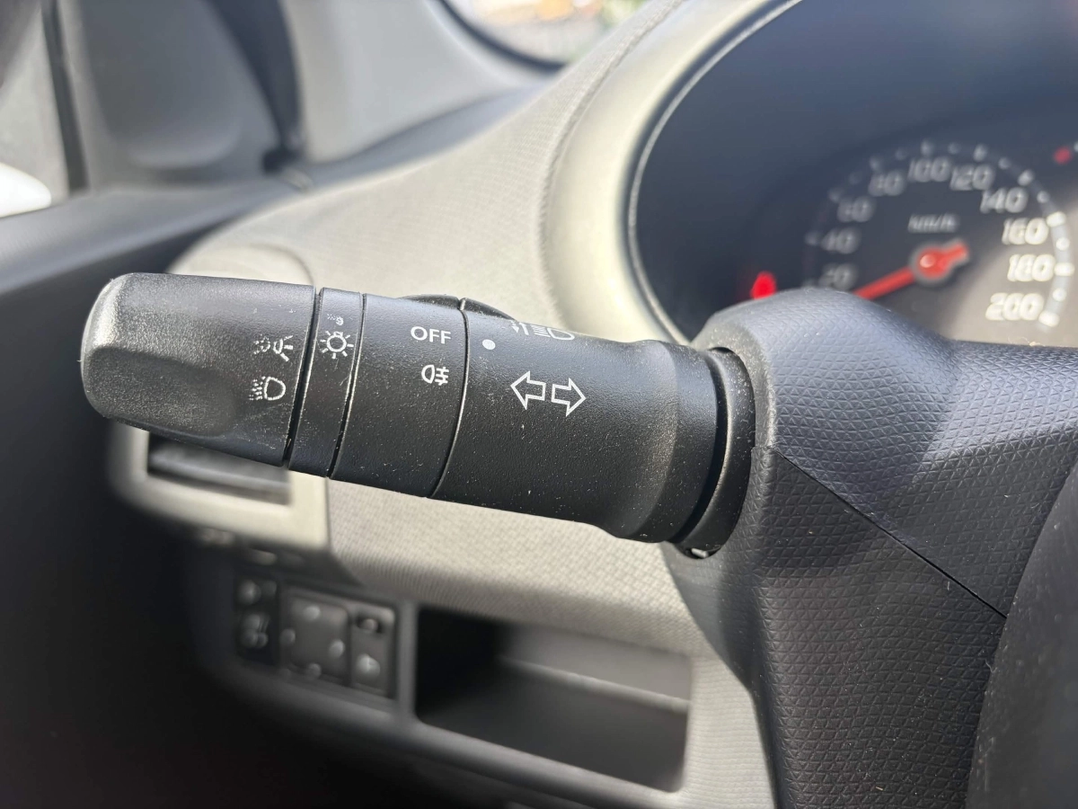 Nissan Micra - photo 17