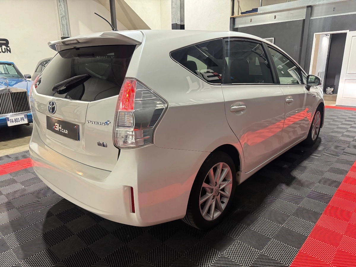 Toyota Prius Plus - photo 4