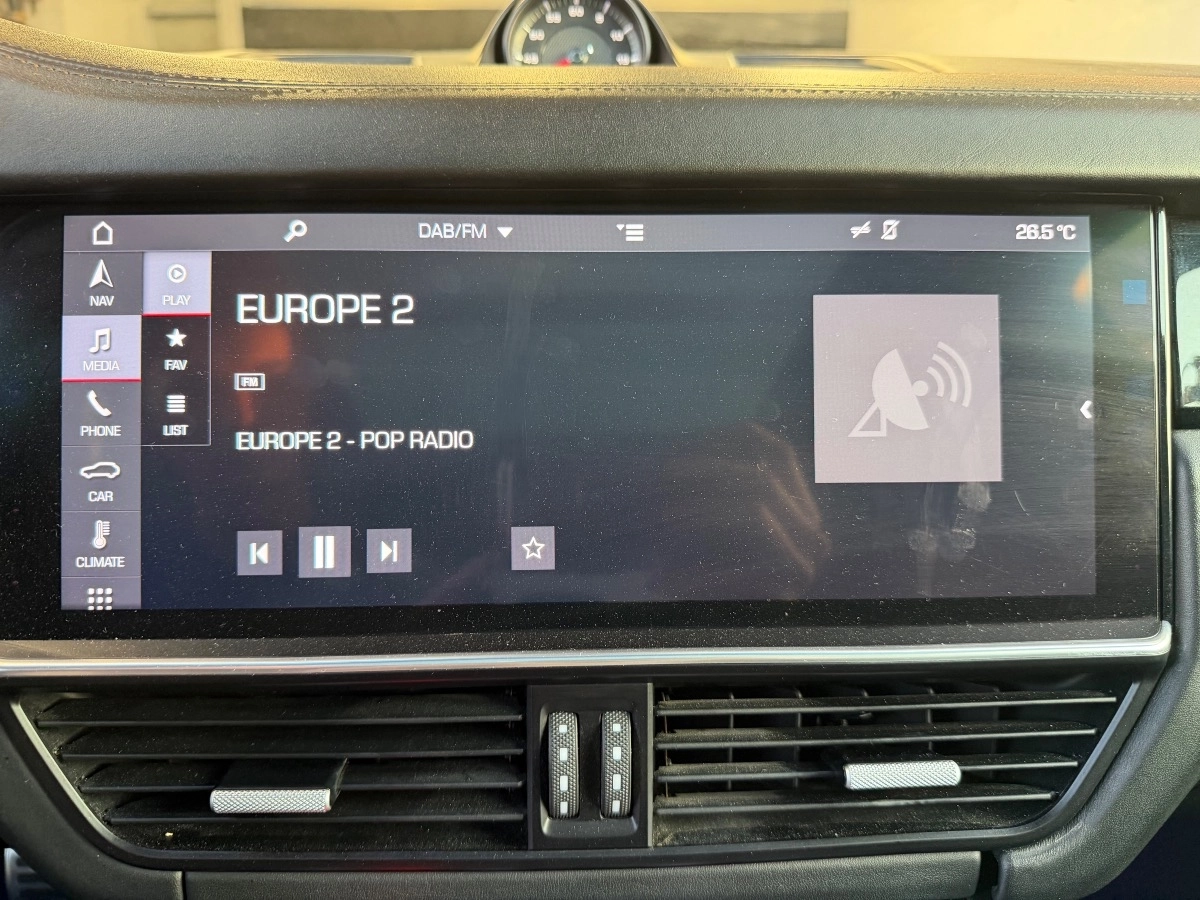 Porsche Cayenne - photo 30