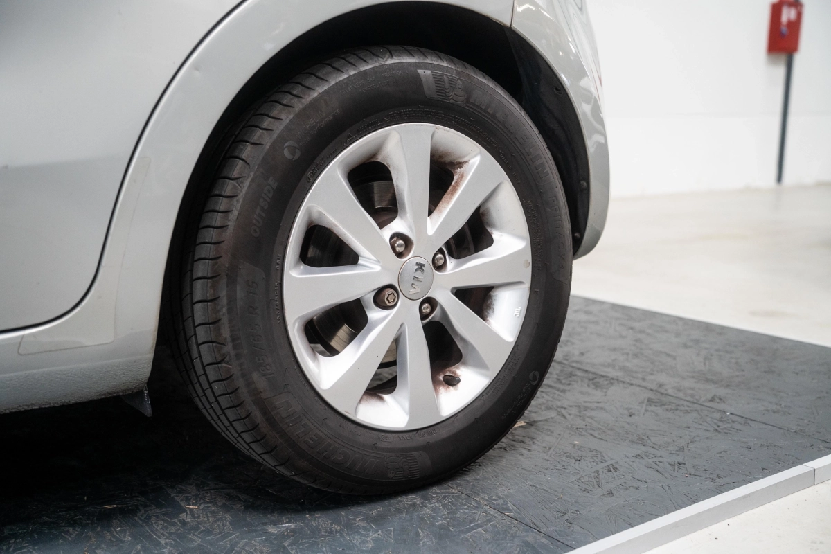 Kia Rio - photo 5