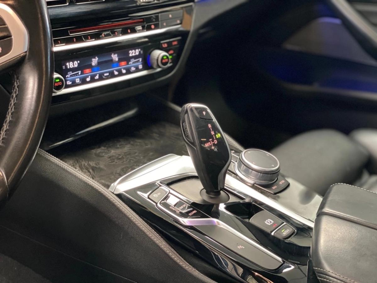 Bmw Serie 5 (G30) Berline M550i xDrive 4.4 i V8 32V Steptronic8 462 cv Boîte auto