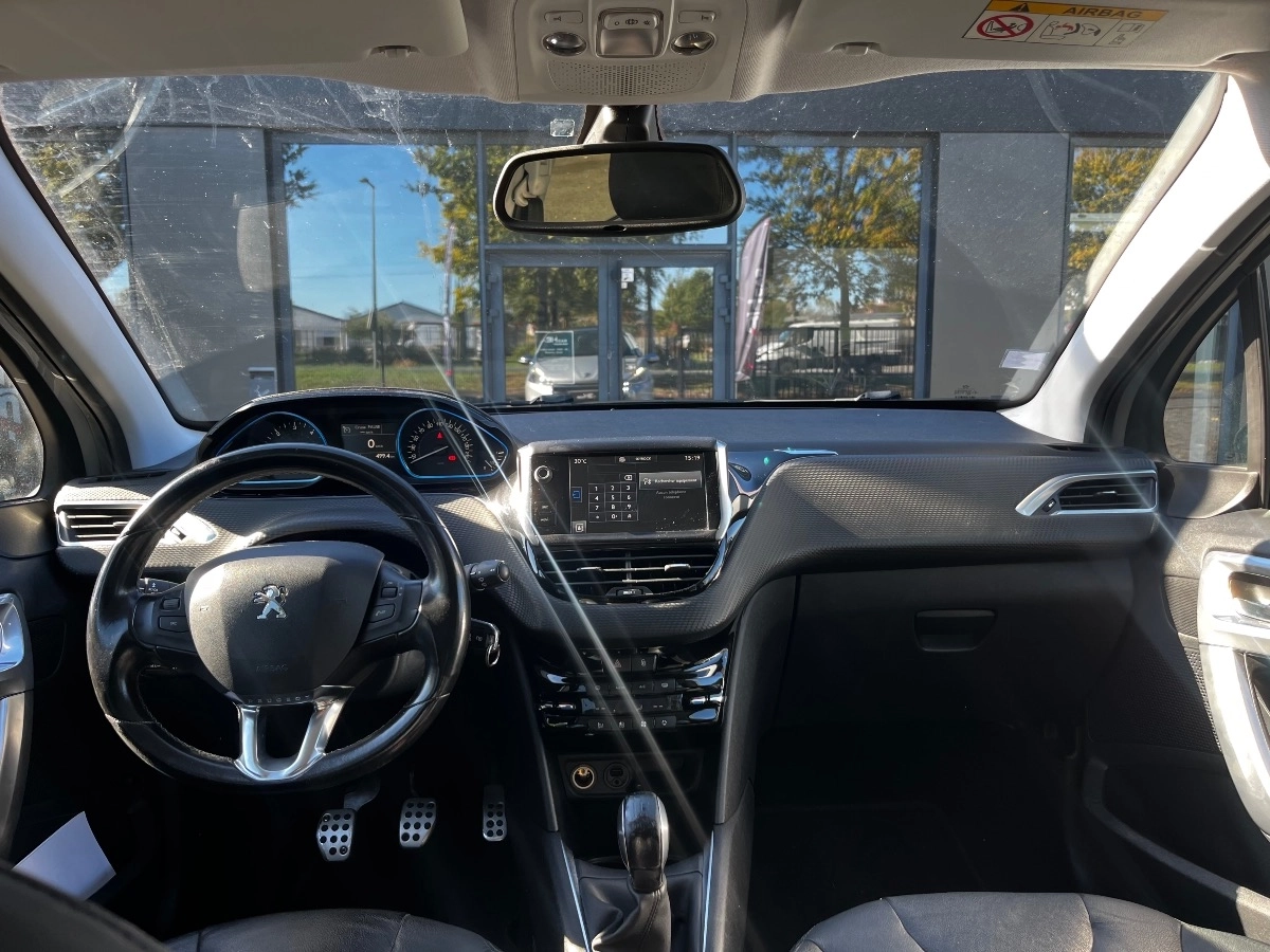 Peugeot 208 - photo 8