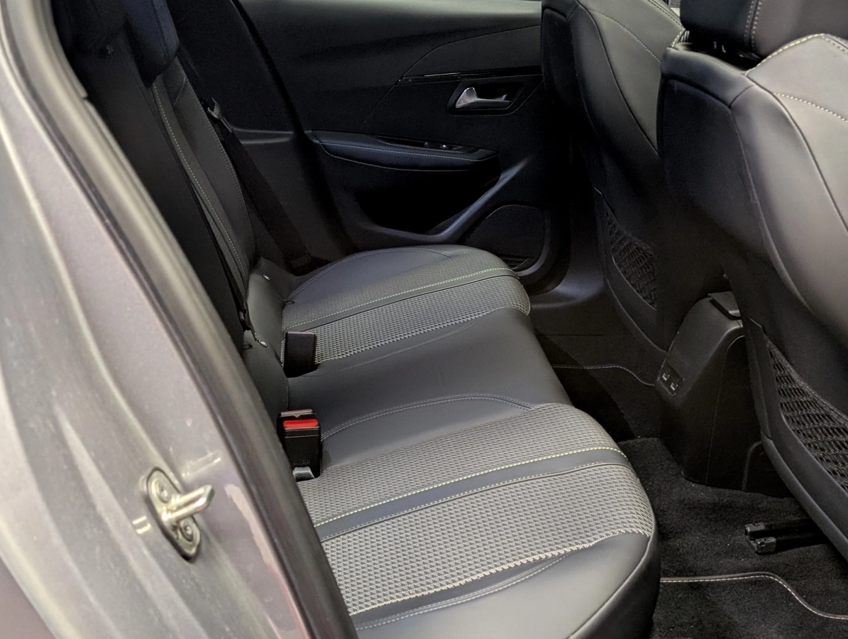Peugeot 208 - photo 9