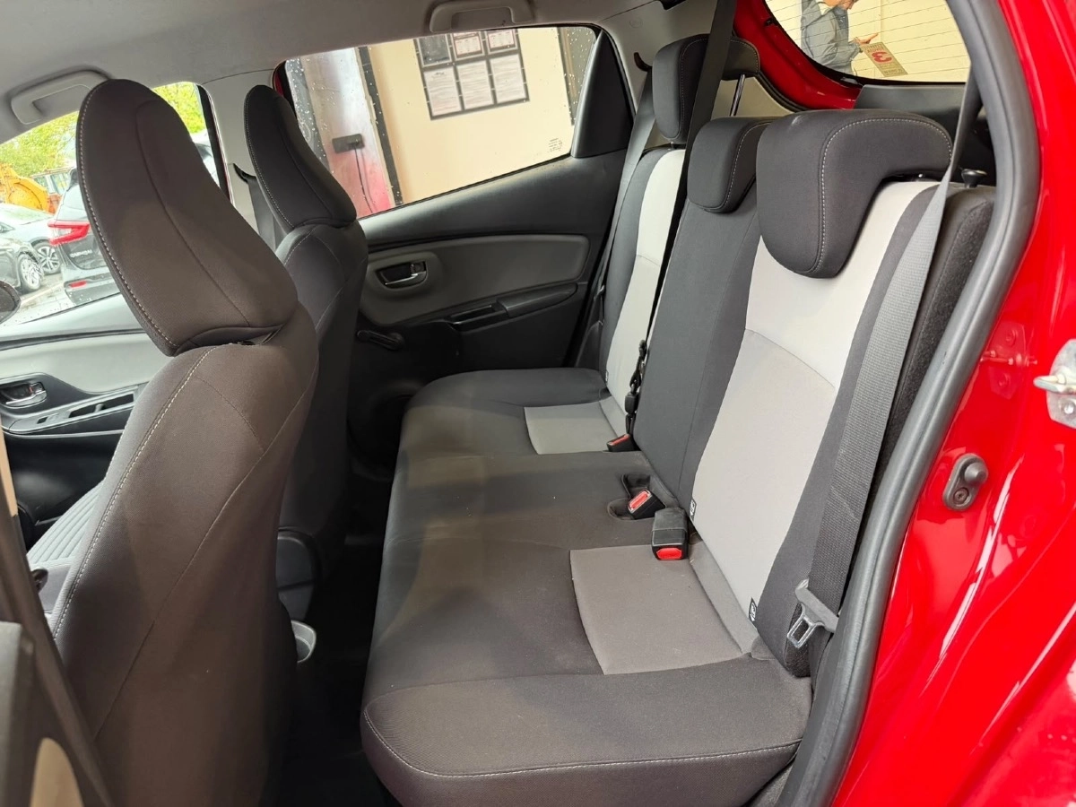 Toyota Yaris - photo 9