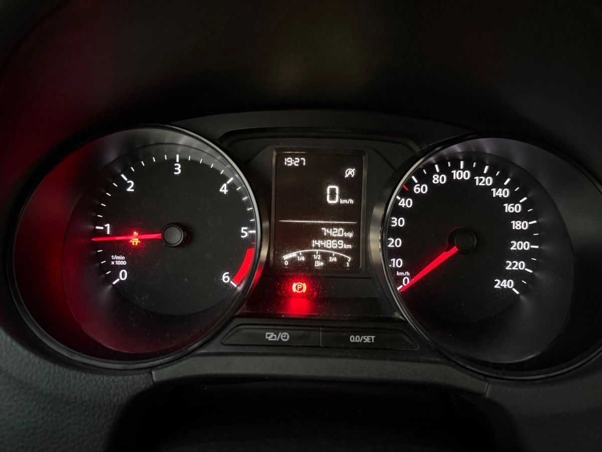 Volkswagen Polo - photo 18