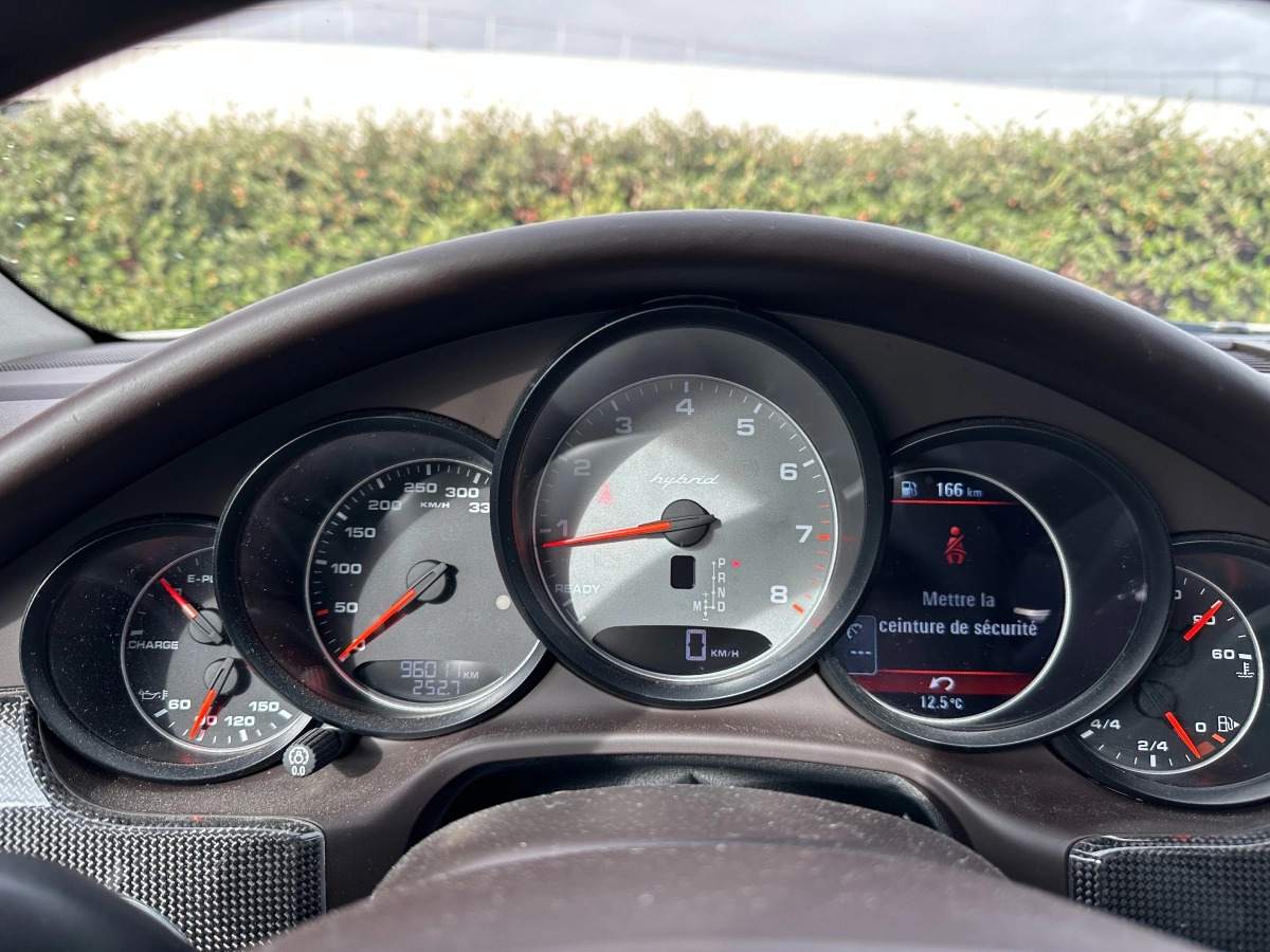 Porsche Panamera - photo 19