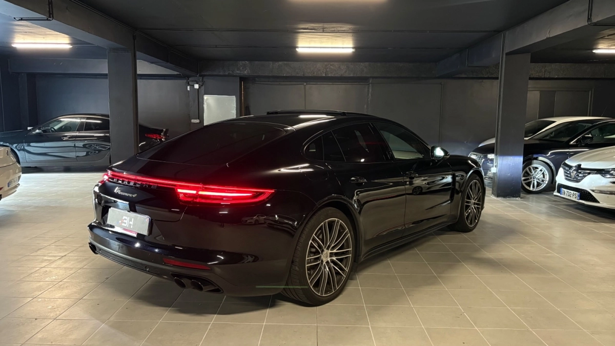 Porsche Panamera - photo 2