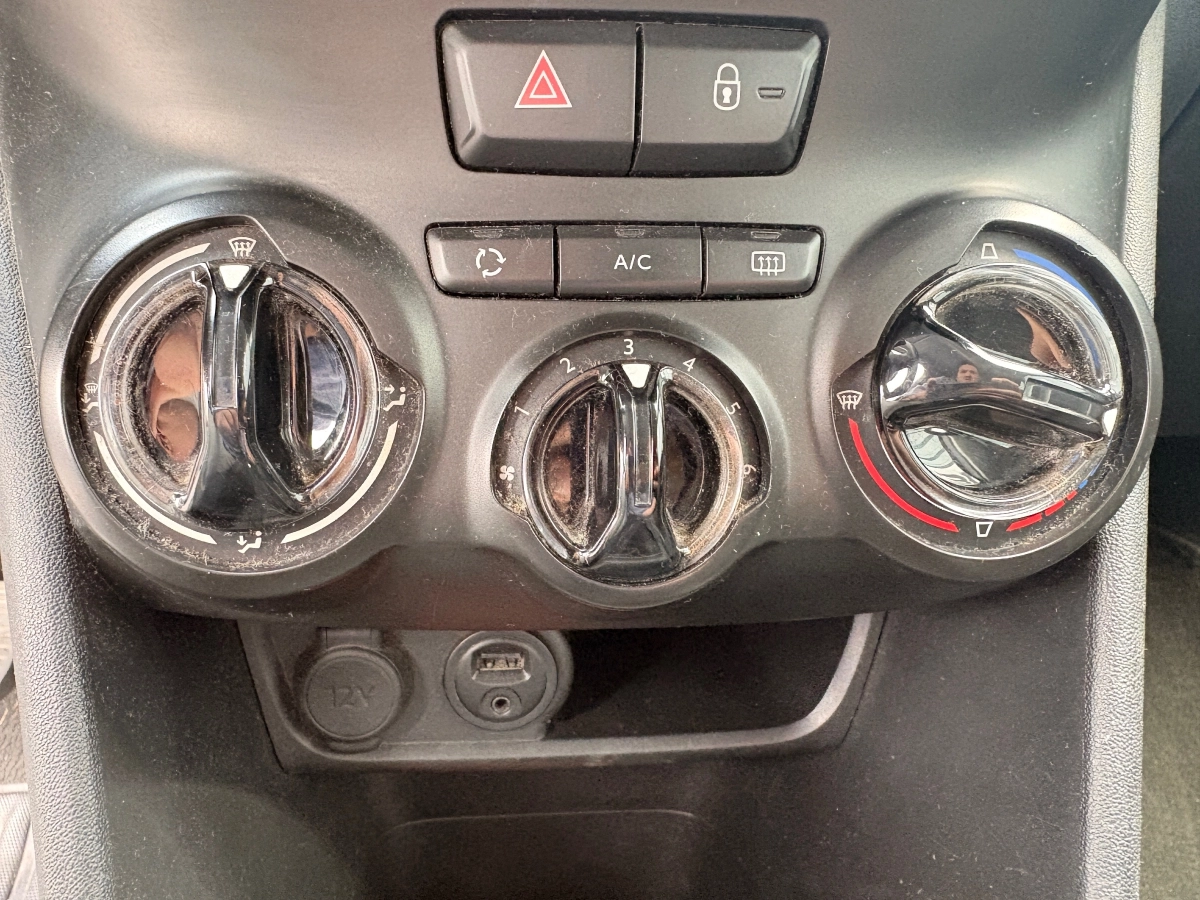 Peugeot 208 - photo 14