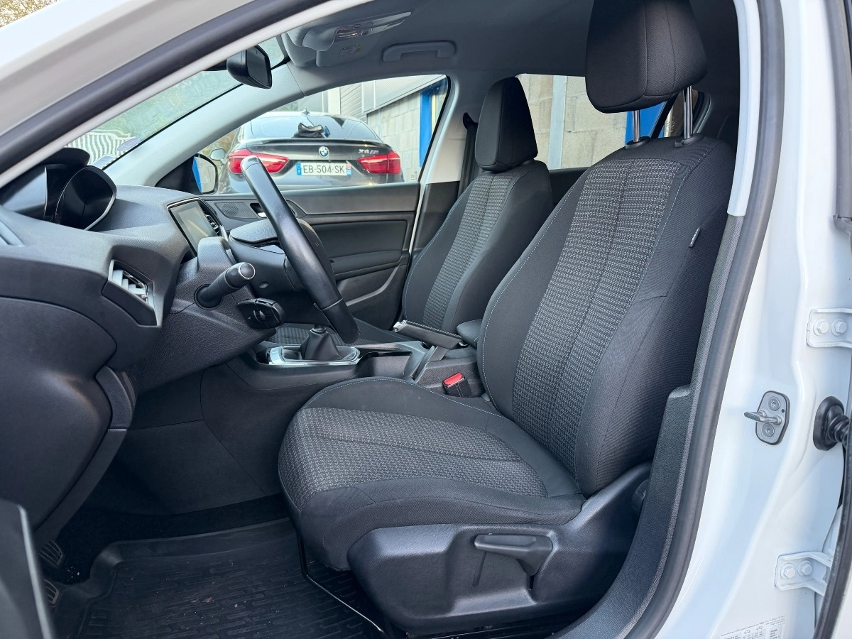 Peugeot 308 - photo 12