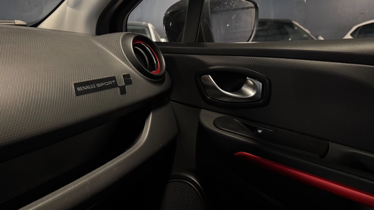 Renault Clio - photo 29