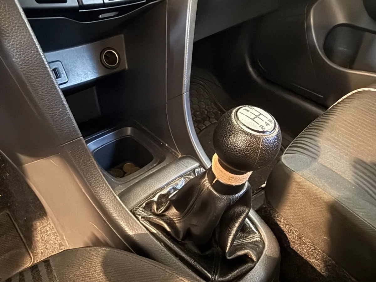 Suzuki Swift - photo 21
