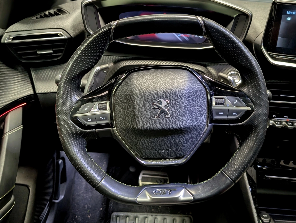Peugeot 208 - photo 25