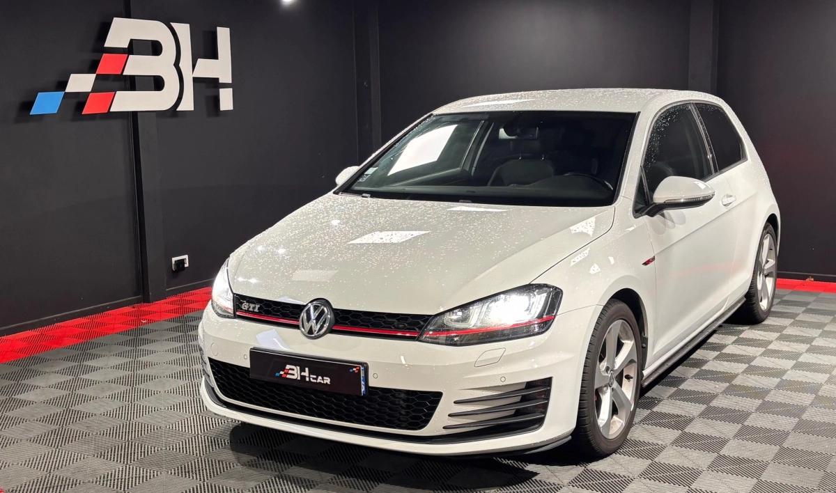 Image: Volkswagen Golf 2.0 TSI 220 BLUEMOTION GTI
