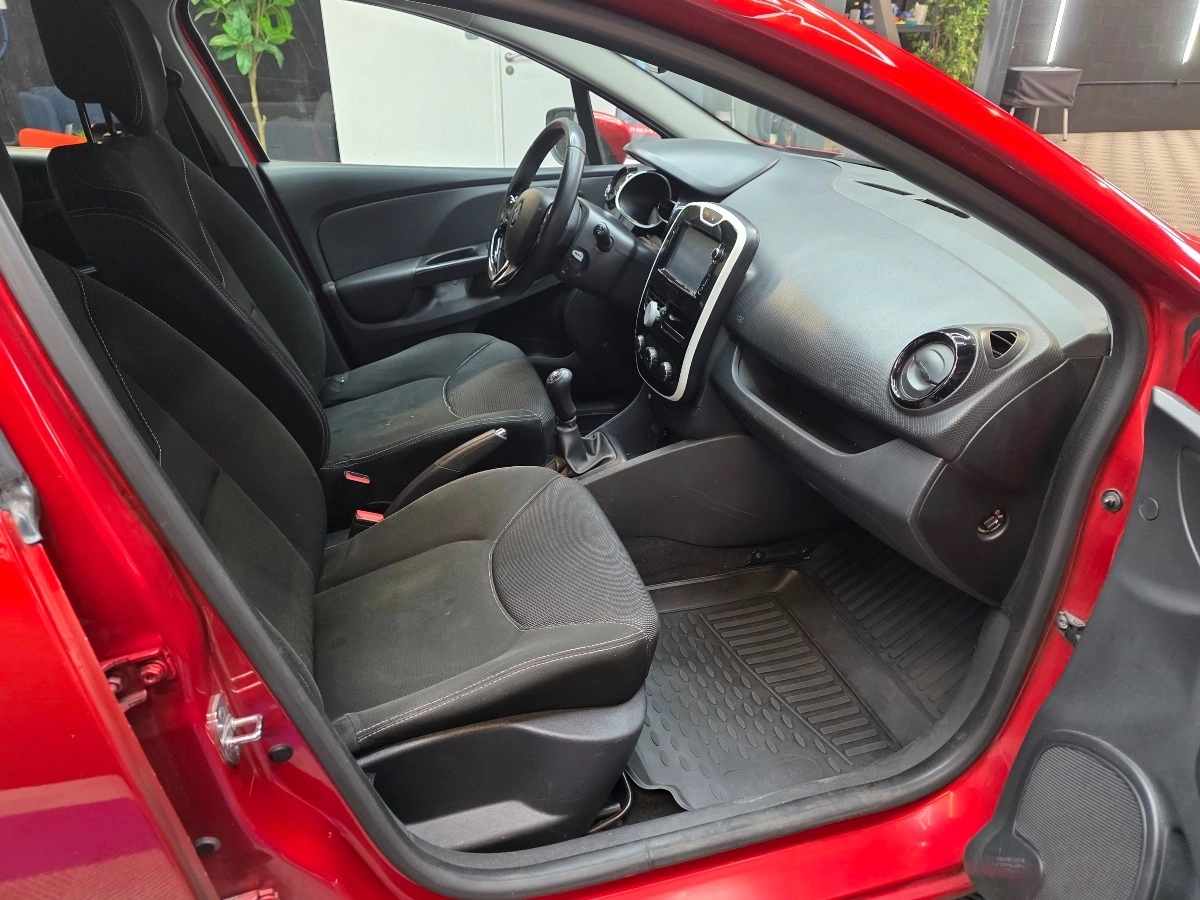 Renault Clio - photo 16