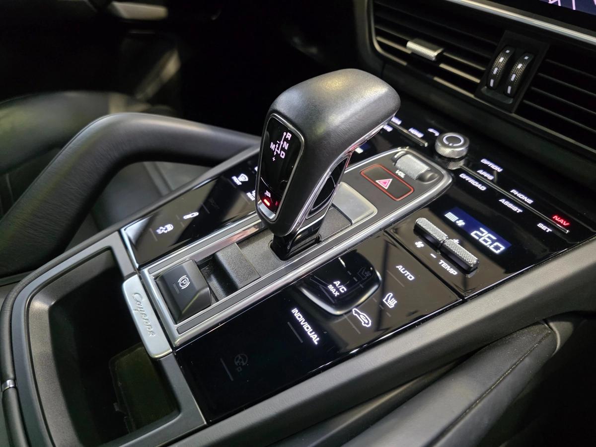 PORSCHE CAYENNE 3.0 V6 462 PLATINIUM EDITION