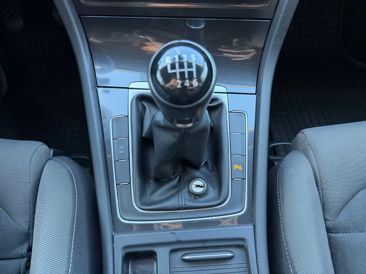 Volkswagen Golf - photo 17