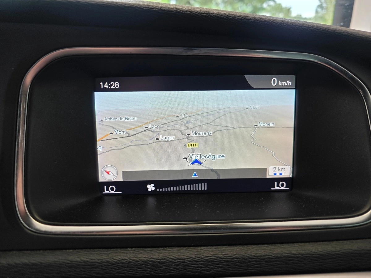 Volvo V40 - photo 12