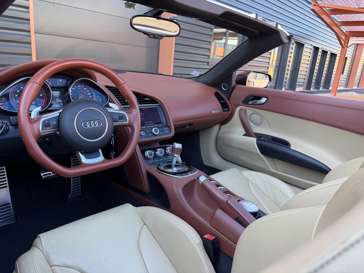 Audi R8 - photo 11