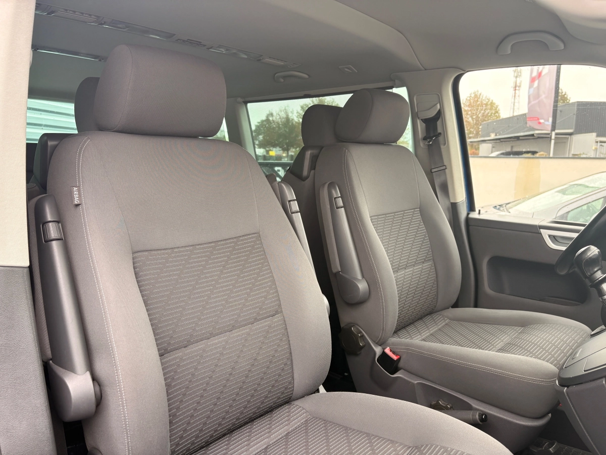 Volkswagen Multivan - photo 11