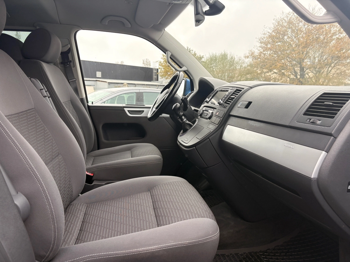 Volkswagen Multivan - photo 10