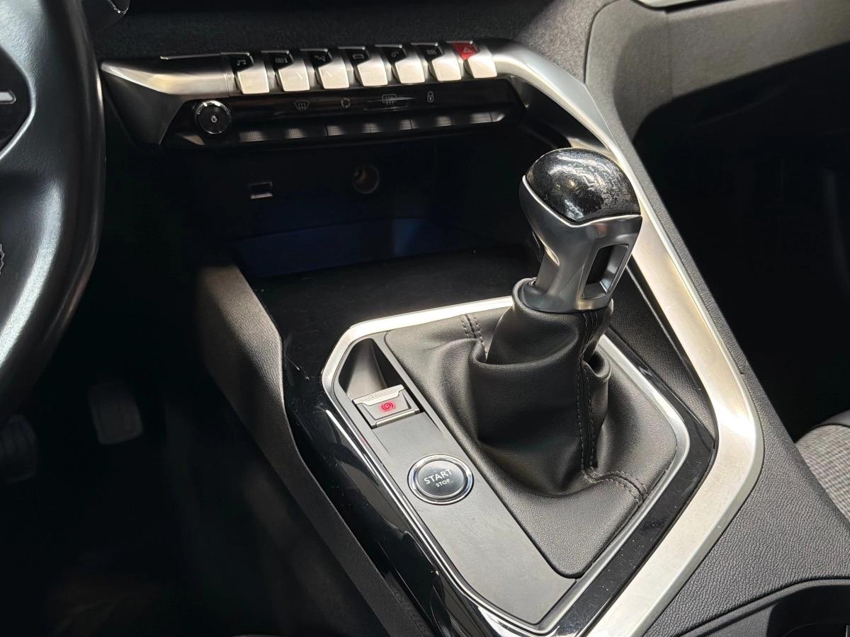 Peugeot 3008 1.5 HDI 130CV ALLURE 360°/ CARPLAY