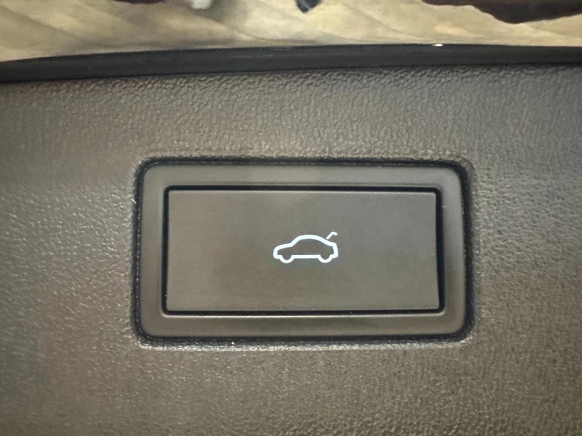 VOLKSWAGEN TIGUAN 2.0 TDI 150 DSG7 R-LINE